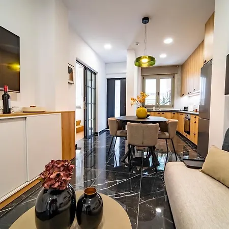 Apartamento Iaspis Luxury With Jacuzzi