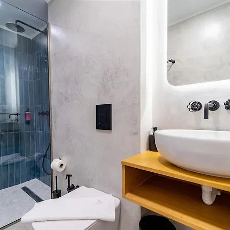 아파트 Iaspis Luxury With Jacuzzi